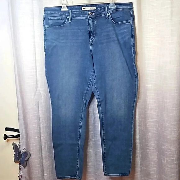 LEVI JEANS - Picture 1 of 8